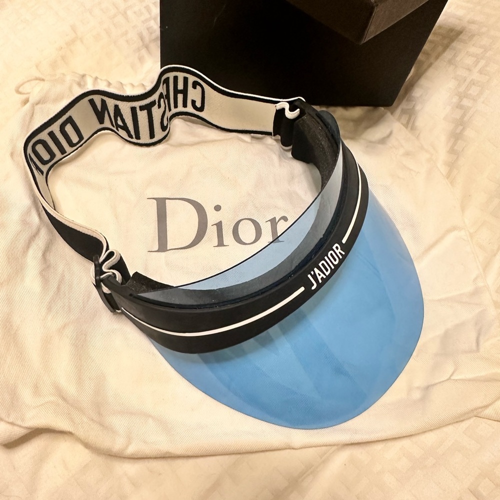 🎶Dior víscera hat preloved excellent condition included dust bag and box navy